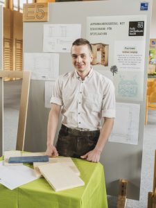 HTK-Award in GOLD für die "Planung und Herstellung eines Aufbewahrungsregals mit Eckschrank für Spielsachen" von Lukas Eppinger
